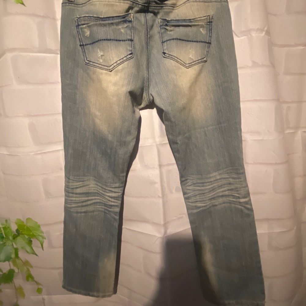 ALMOST FAMOUS LOW RISE JEANS - Picture 8 of 10